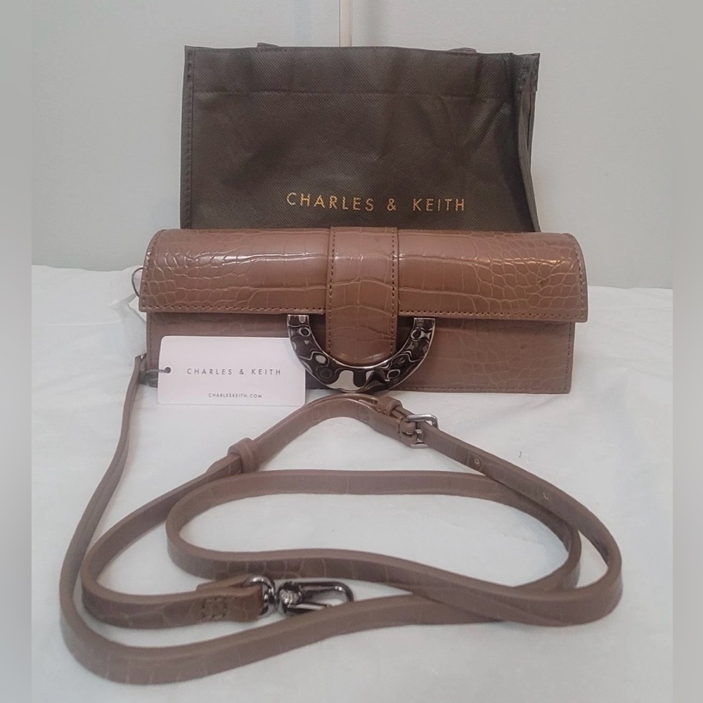 Charles & Keith Croc Embossed Crossbody Bag Brown Faux Leather & Dust Bag NWT